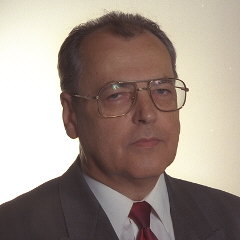 RNDr. Vilm Hol
