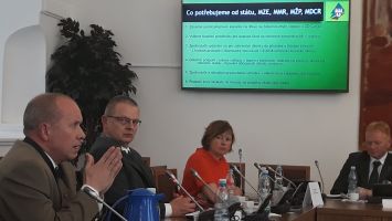 2018-04-24_seminar_kurovec (7).jpg (Dokument, 898 KB) 2018-04-24_seminar_kurovec (7).jpg (Dokument, 898 KB)